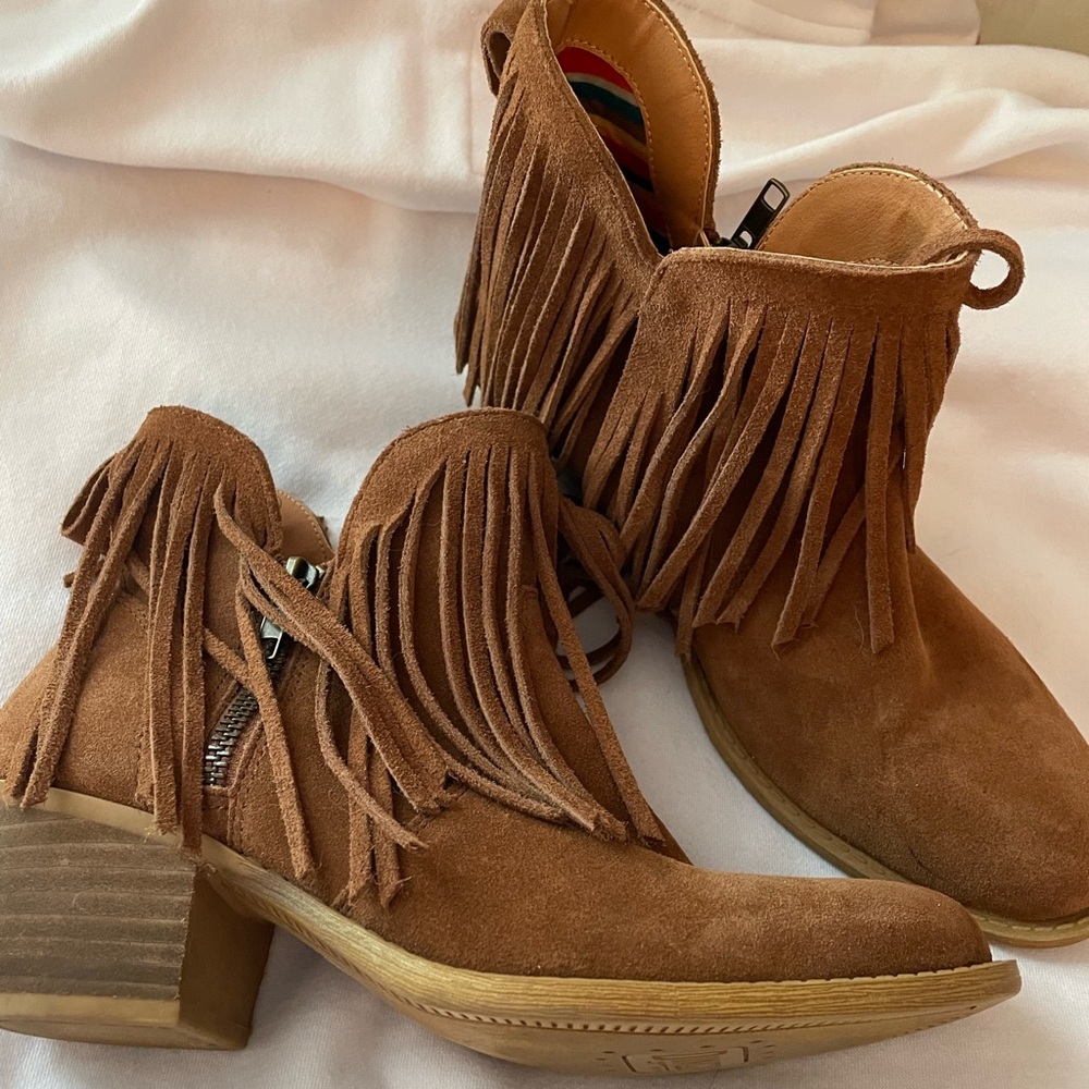 Dingo Boot